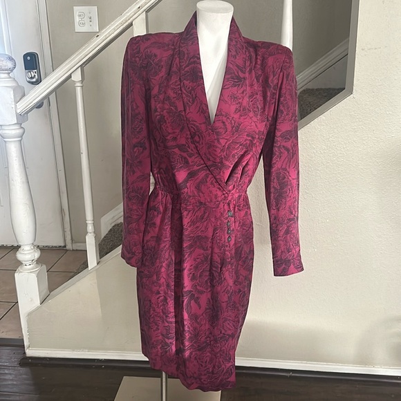 Liz Claiborne Dresses & Skirts - Vintage Liz Claiborne Petite Dress 100% Silk Size 8